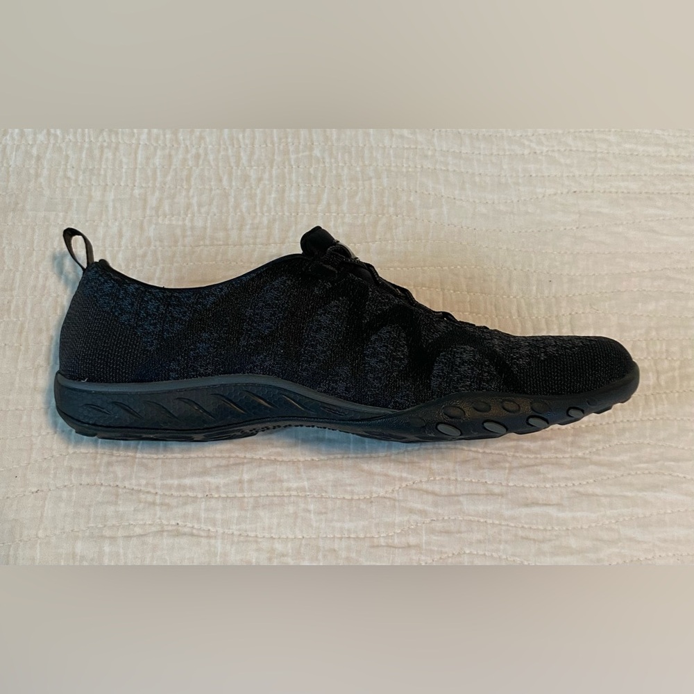 Like new! SKECHERS Breathe Easy INFI-KNITY Relaxed Fit SLIP-ON Sneakers Size 10 - Picture 12 of 13
